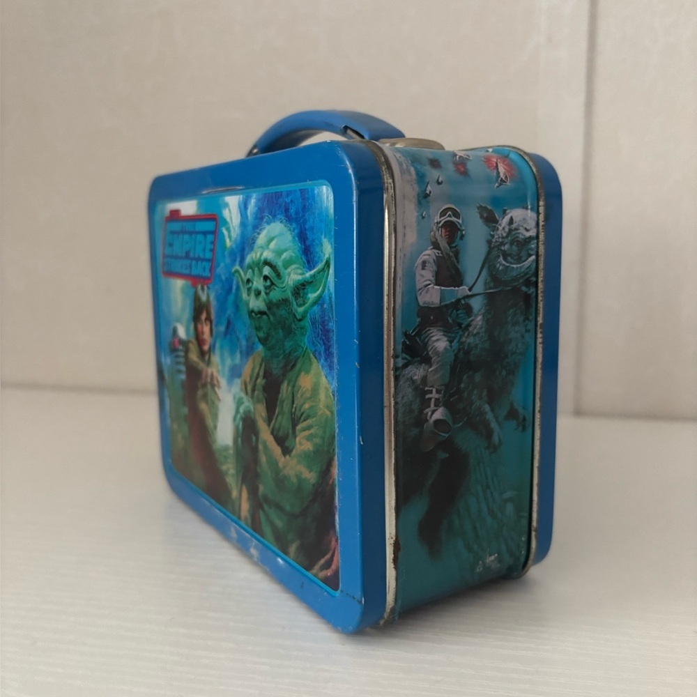 Star Wars | The Empire Strikes Back Lunchbox - Picture 2 of 8